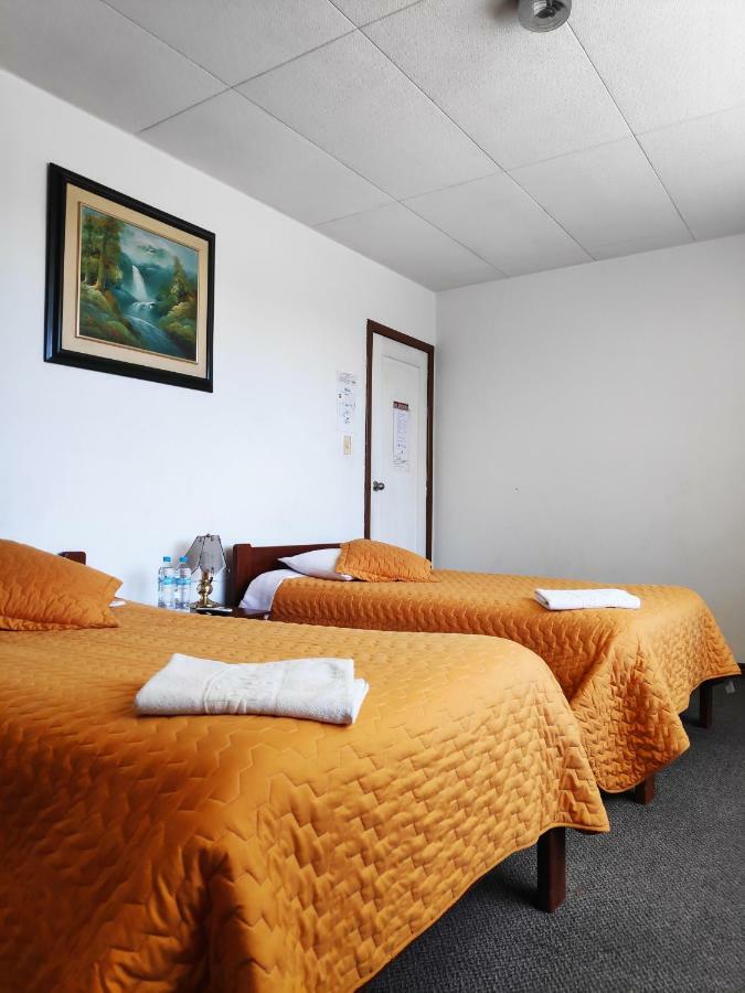 Hotel 9 De Octubre 基多 外观 照片